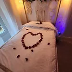 Candle Apartment